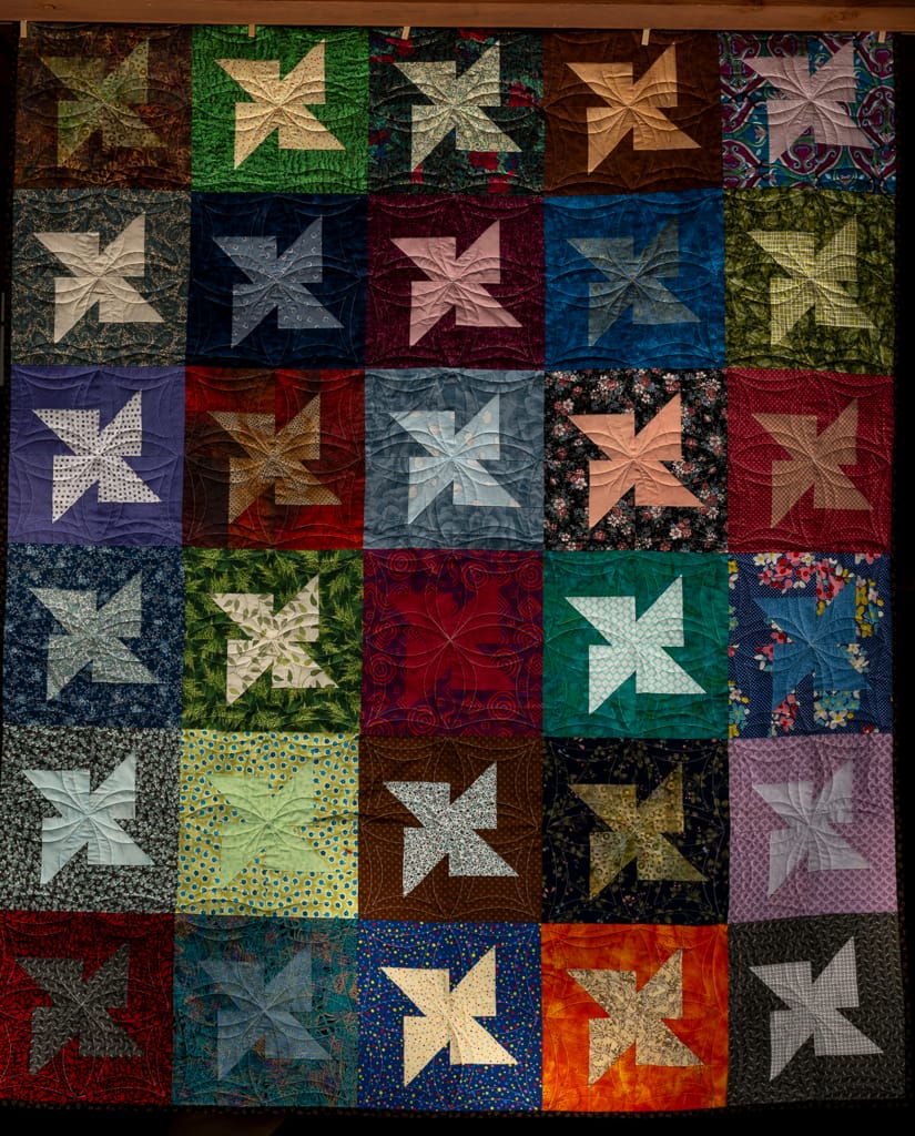 Block Pinwheel Quilt | www.johnkreft.com